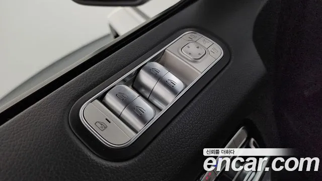 Mercedes-Benz G-Class — Фото автомобиля 30