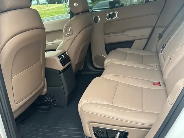 Li Auto L7 — Фото автомобиля 5