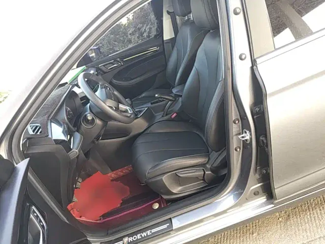 Roewe i5 — Фото автомобиля 14