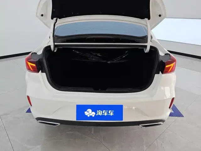 Changan Eado — Фото автомобиля 4