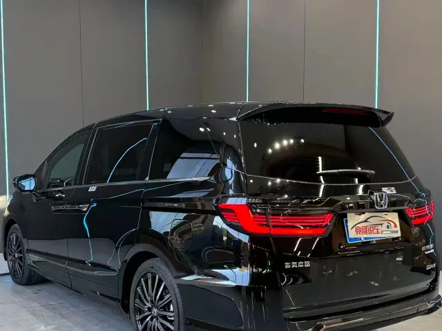 Honda Elysion — Фото автомобиля 8