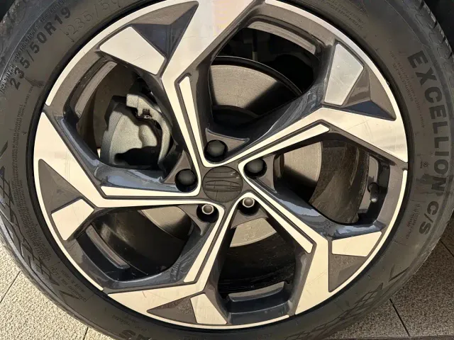 Geely Boyue L — Фото автомобиля 4
