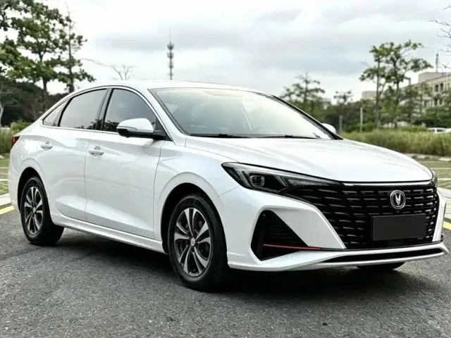 Changan Eado — Фото автомобиля 3