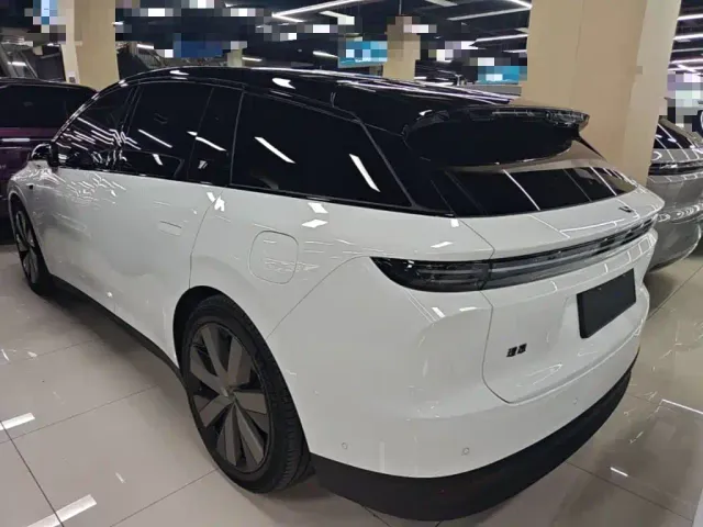 Li Auto i6 — Фото автомобиля 4