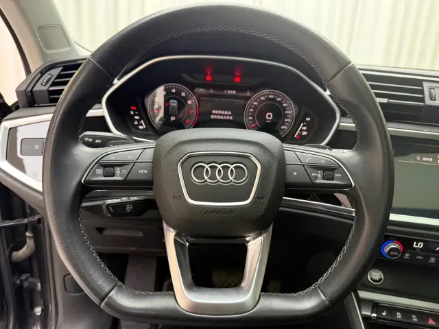Audi Q3 — Фото автомобиля 10