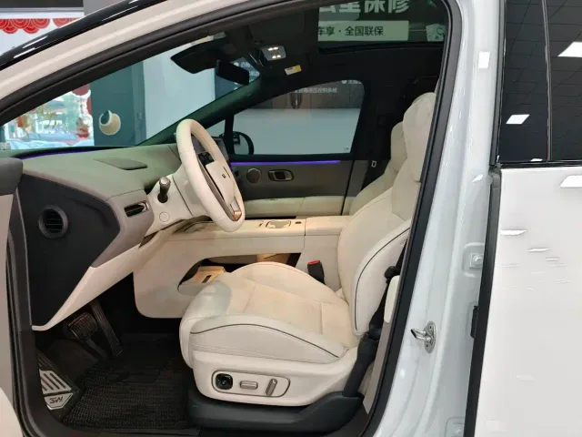 Li Auto i6 — Фото автомобиля 12