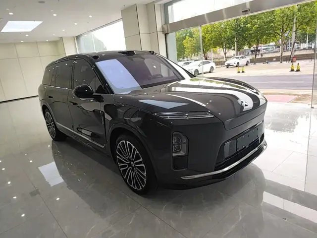 Nio ES8 — Фото автомобиля 3