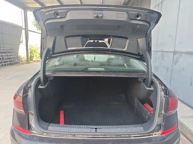 Volkswagen Passat — Фото автомобиля 18