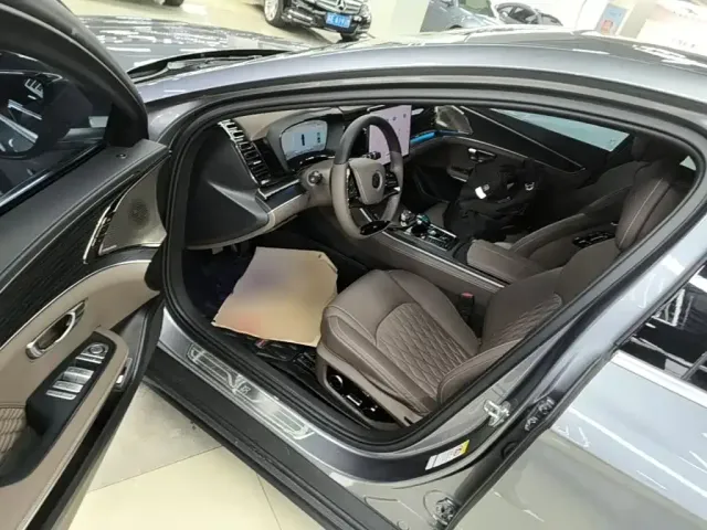 BYD Han — Фото автомобиля 11