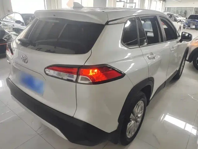 Toyota Corolla Cross — Фото автомобиля 6