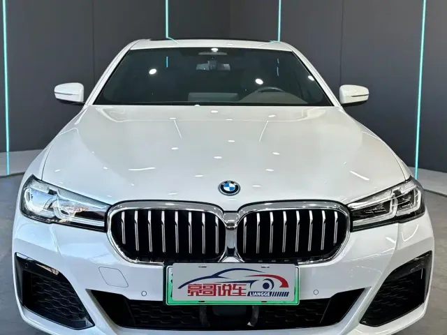 BMW 5 Series — Фото автомобиля 2