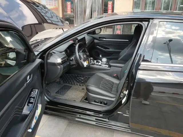 Nissan Teana — Фото автомобиля 9
