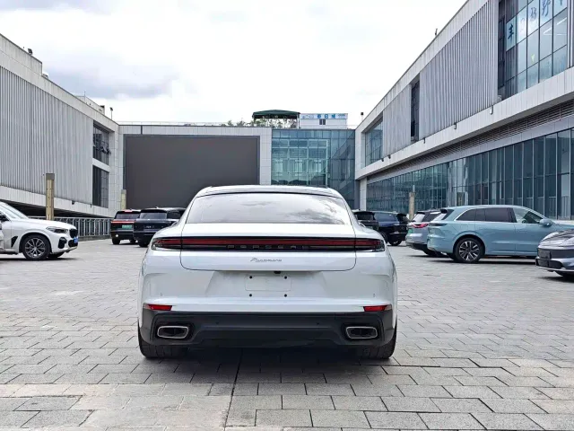 Porsche Panamera — Фото автомобиля 21