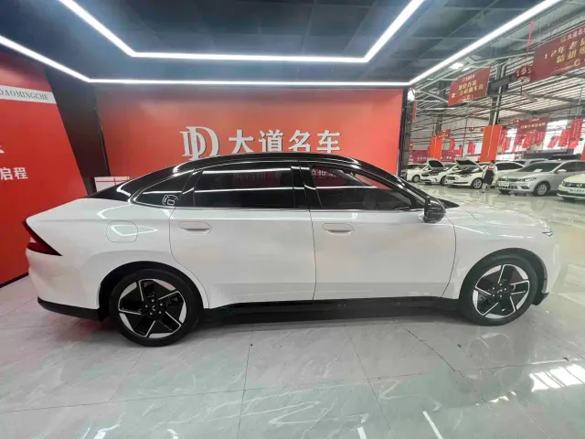 Wuling Starlight — Фото автомобиля 6