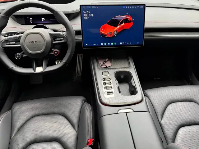 Xiaomi SU7 — Фото автомобиля 10
