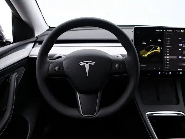 Tesla Model Y — Фото автомобиля 7