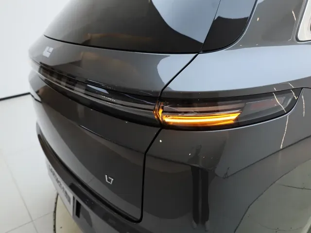 Li Auto L7 — Фото автомобиля 13