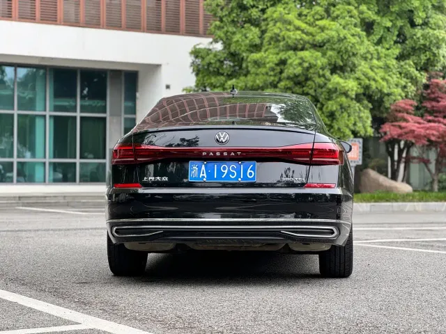Volkswagen Passat — Фото автомобиля 4
