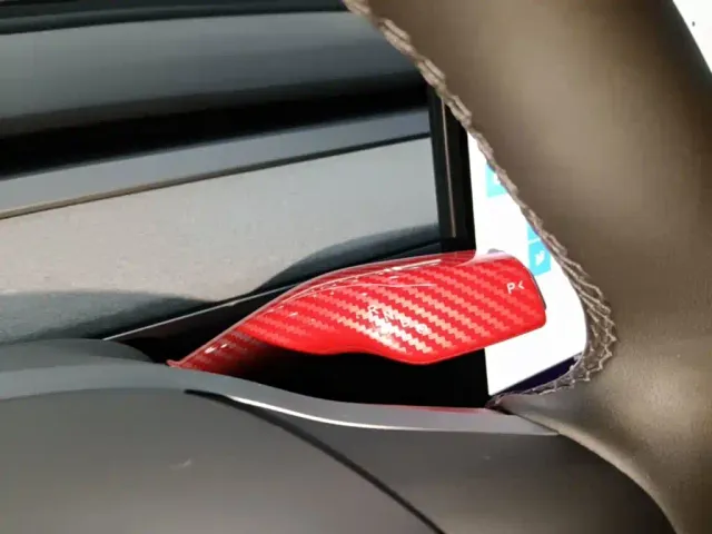 Tesla Model Y — Фото автомобиля 13