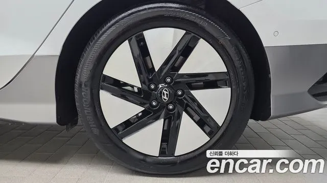 Hyundai Ioniq 6 — Фото автомобиля 5