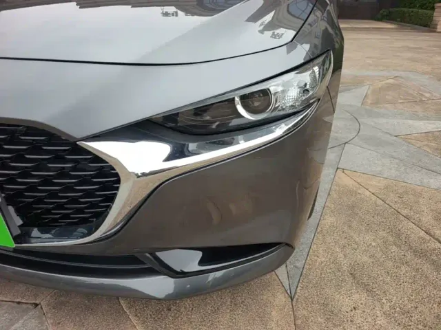 Mazda Axela — Фото автомобиля 23