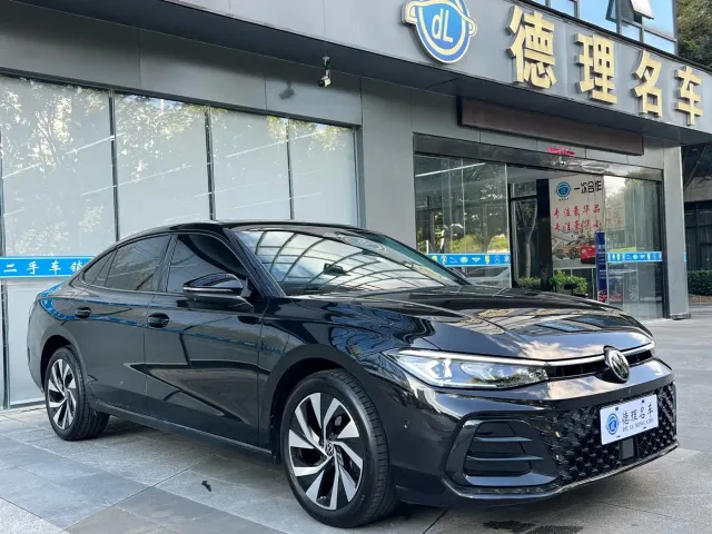 Volkswagen Passat — Фото автомобиля 4