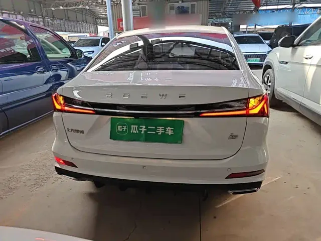Roewe i5 — Фото автомобиля 5