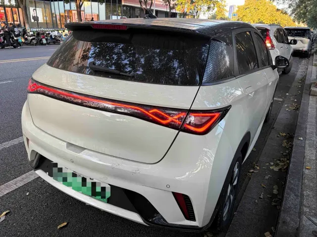 BYD Dolphin — Фото автомобиля 6
