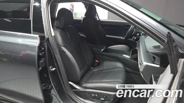 Hyundai Grandeur Grandeur (GN7) 2.5 Бензин 2WD — Фото автомобиля 23