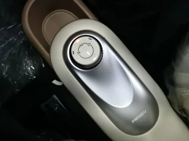 Wuling Hongguang Mini EV — Фото автомобиля 13