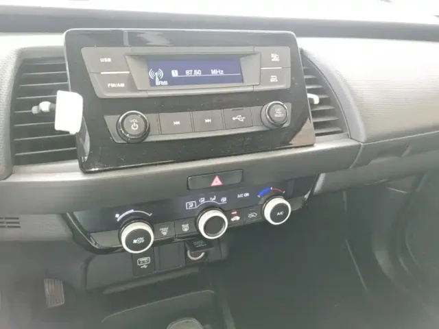Honda Fit — Фото автомобиля 12
