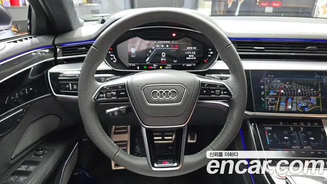 Audi S8 — Фото автомобиля 12