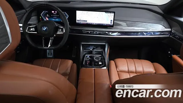 BMW i7 G70 — Фото автомобиля 10