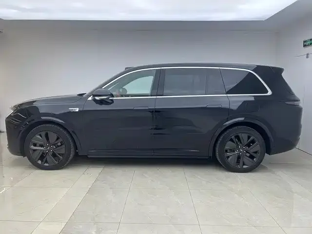 Li Auto L9 — Фото автомобиля 11