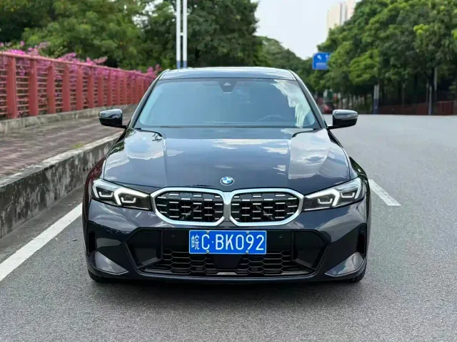 Фотография автомобиля — BMW 3 Series