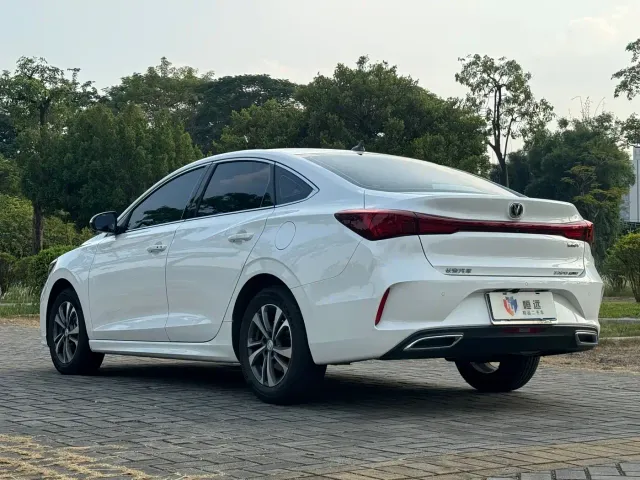 Changan Eado — Фото автомобиля 23