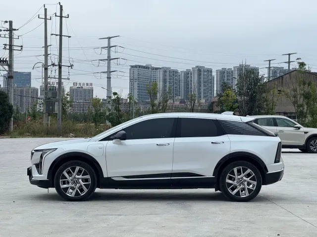 Cadillac Optiq — Фото автомобиля 8