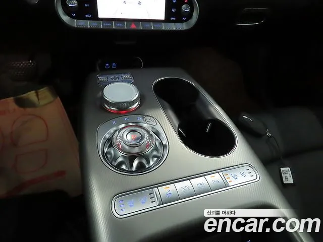 Genesis GV60 — Фото автомобиля 11