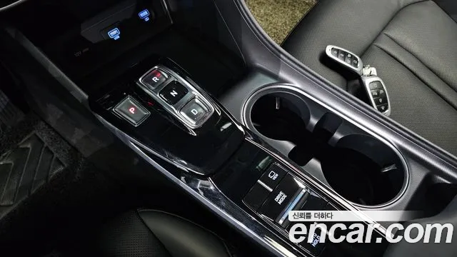 Hyundai Sonata — Фото автомобиля 9
