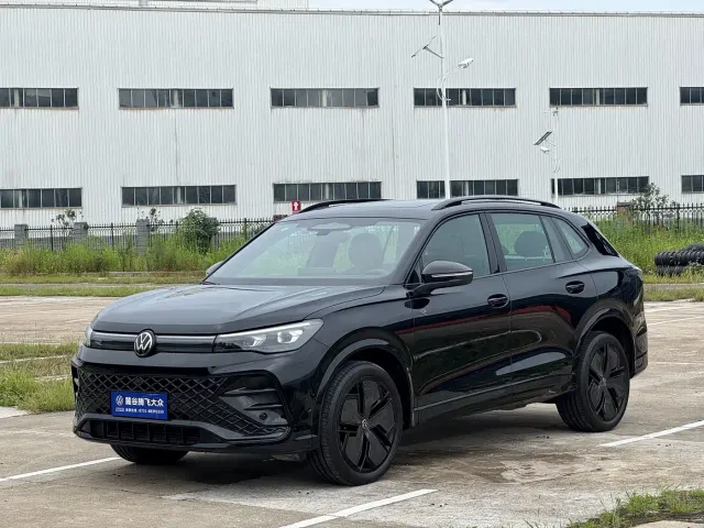 Фотография автомобиля — Volkswagen Tiguan L
