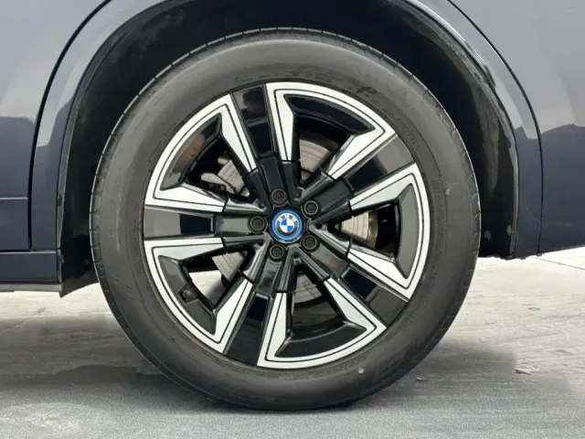BMW iX3 — Фото автомобиля 26