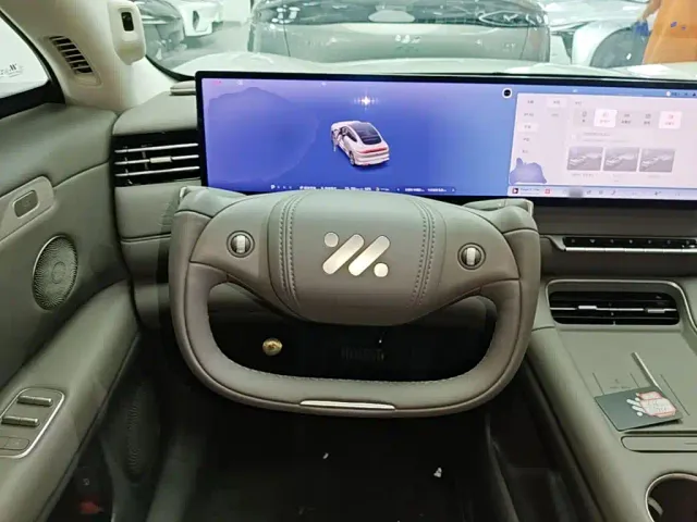 IM Motors LS6 — Фото автомобиля 10