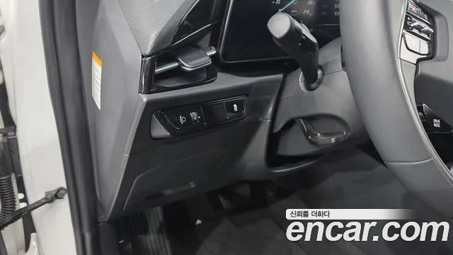 Kia Niro — Фото автомобиля 25