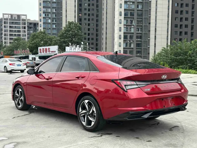 Hyundai Elantra — Фото автомобиля 4