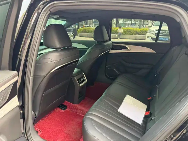 Hongqi H5 — Фото автомобиля 5