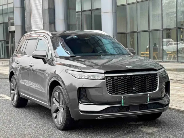 Li Auto ONE — Фото автомобиля 2