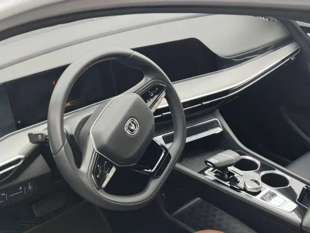Changan Eado — Фото автомобиля 5