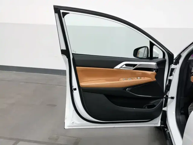 Xpeng P5 — Фото автомобиля 8