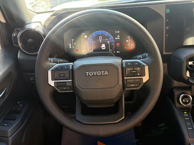 Toyota Prado — Фото автомобиля 14