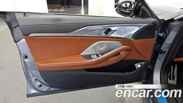 BMW 8 Series G15 — Фото автомобиля 24
